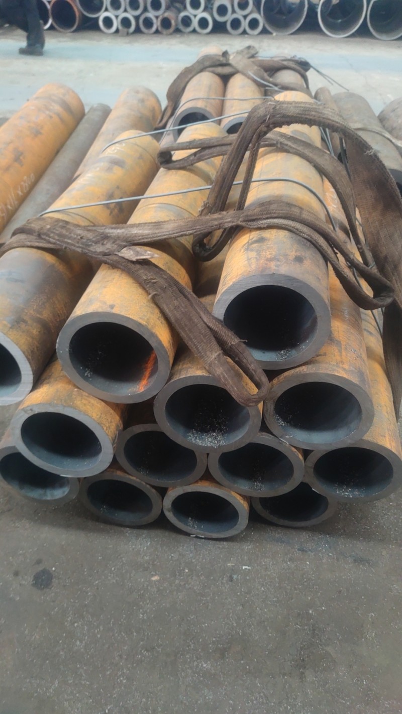 建水建水建水15CrMoG无缝钢管切割